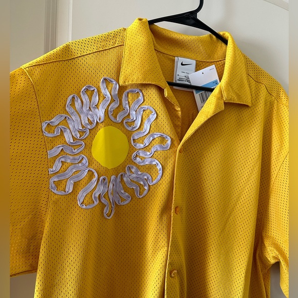 Nike Uphoria Men’s Medium Yellow Mesh Button-Up Short Sleeve Shirt - Picture 2 of 6